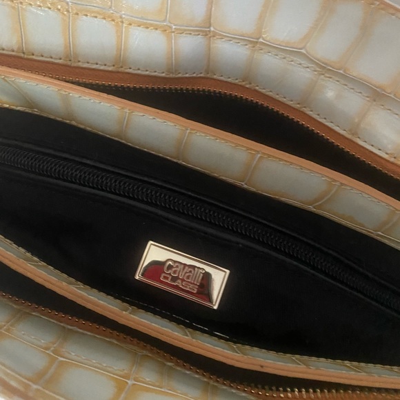 TRADE.!!  Like New! Roberto Cavalli Leather, Croc Embossed Handbag. - Picture 9 of 10